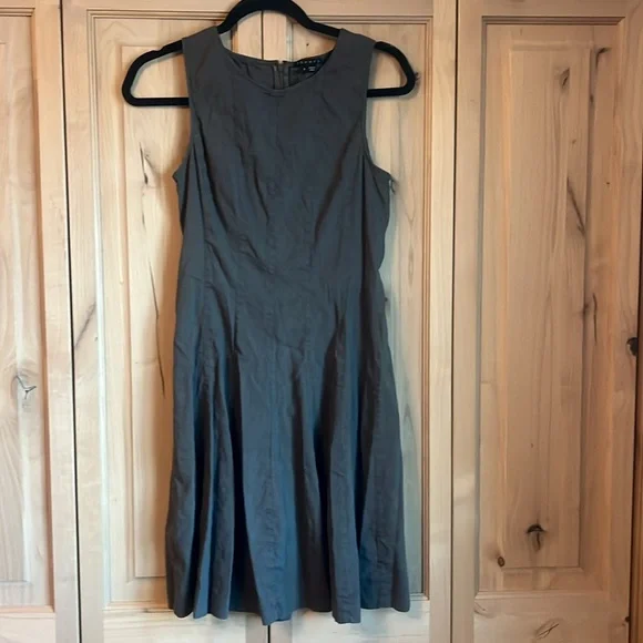 Theory sleeveless dress sleeveless SZ 6 - Picture 3 of 6